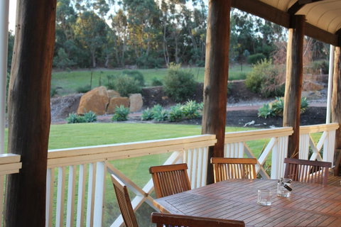 The Farmhouse - Accommodation Gladstone 12