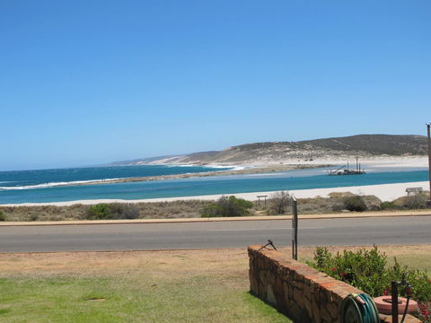 Kalbarri Riverfront Unit - Accommodation Gladstone 1