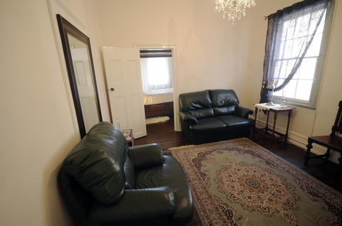 My Place Colonial Accommodation - Accommodation Gladstone 24