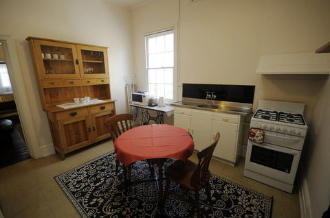 My Place Colonial Accommodation - Accommodation Gladstone 16