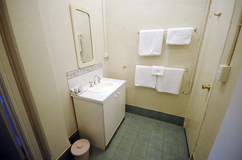 My Place Colonial Accommodation - Accommodation Gladstone 36