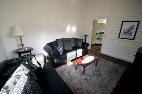 My Place Colonial Accommodation - Accommodation Gladstone 26