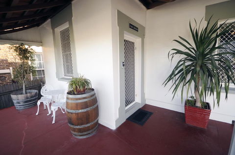 My Place Colonial Accommodation - Accommodation Gladstone 2