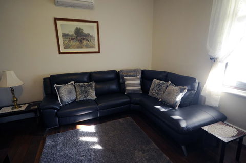My Place Colonial Accommodation - Accommodation Gladstone 37