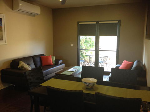 Breezes Apartments - Accommodation Gladstone 2