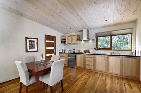 Aiyana Retreat - Accommodation Gladstone 8