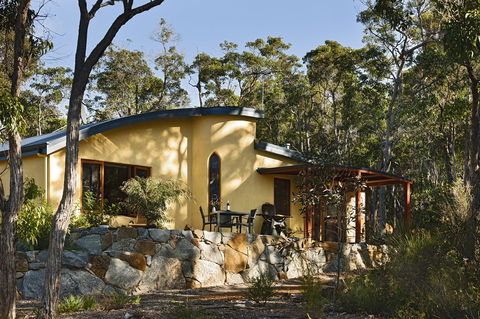 Aiyana Retreat - Accommodation Gladstone 0