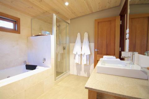 Aiyana Retreat - Accommodation Gladstone 21