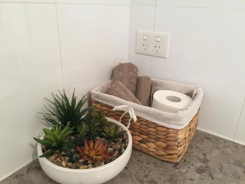 The Royal Dolphin Bed & Breakfast Safety Bay - Accommodation Gladstone 19
