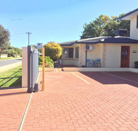 The Royal Dolphin Bed  Breakfast Safety Bay - Accommodation Gladstone