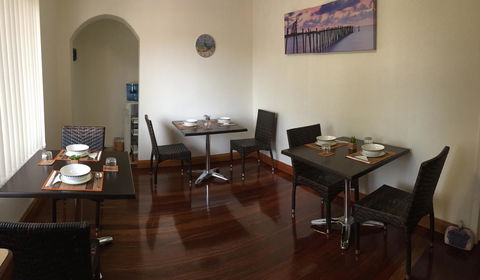 The Royal Dolphin Bed & Breakfast Safety Bay - Accommodation Gladstone 28