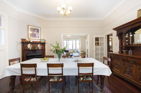Historic Oakhill House Entire Estate - Accommodation Gladstone 14