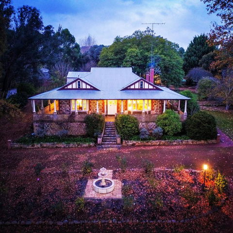 Historic Oakhill House Entire Estate - Accommodation Gladstone 0