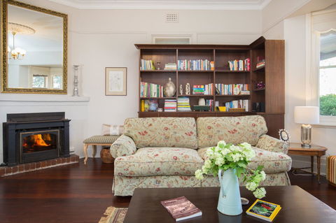 Historic Oakhill House Entire Estate - Accommodation Gladstone 13