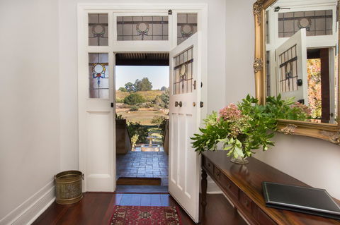 Historic Oakhill House Entire Estate - Accommodation Gladstone 3