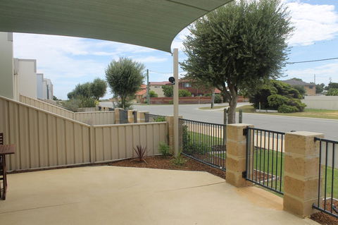 Seas The Day - Jurien Bay - Accommodation Gladstone 7