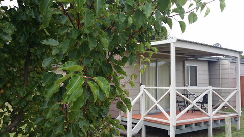Chalets On Frenchman - Accommodation Gladstone 13