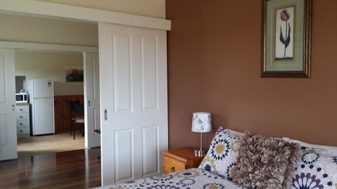 Chalets On Frenchman - Accommodation Gladstone 10