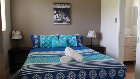 Chalets On Frenchman - Accommodation Gladstone 21