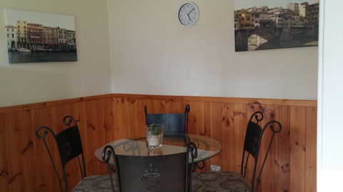 Chalets On Frenchman - Accommodation Gladstone 6