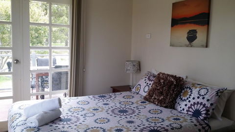 Chalets On Frenchman - Accommodation Gladstone 24