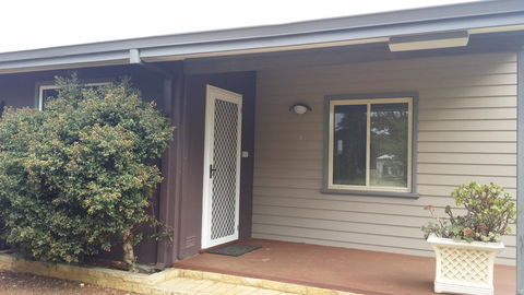 Chalets On Frenchman - Accommodation Gladstone 12