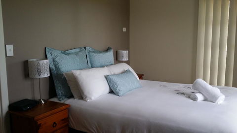 Chalets On Frenchman - Accommodation Gladstone 20