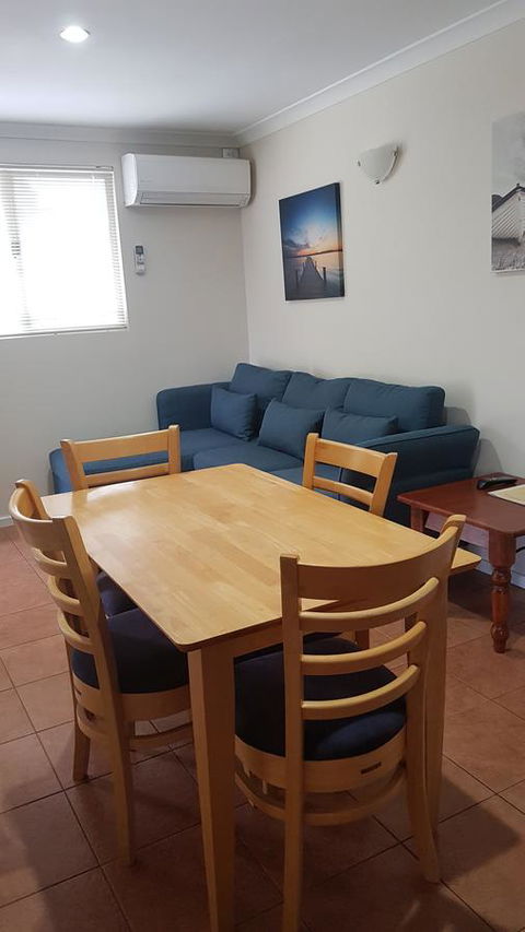 Chalets On Frenchman - Accommodation Gladstone 9