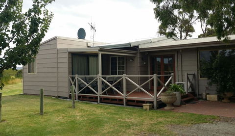 Chalets On Frenchman - Accommodation Gladstone 19