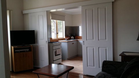 Chalets On Frenchman - Accommodation Gladstone 7