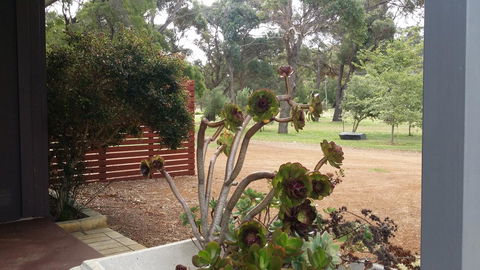Chalets On Frenchman - Accommodation Gladstone 15