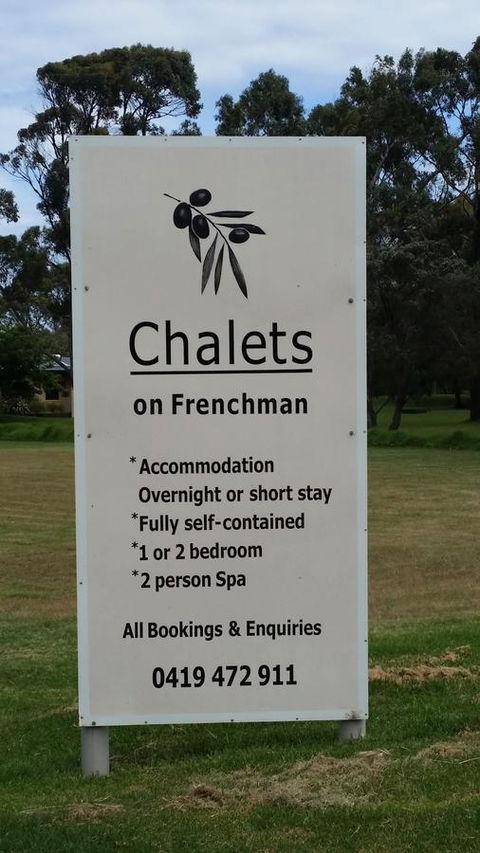 Chalets On Frenchman - Accommodation Gladstone 0