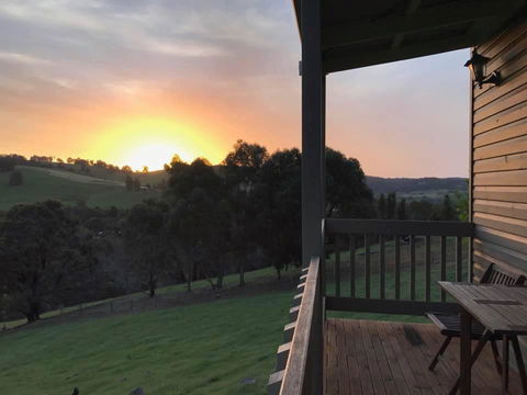 Balingup Highview Chalets - Accommodation Gladstone 11