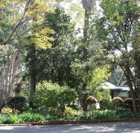 Two sisters Chalets - Accommodation Gladstone