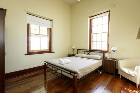 Fremantle Colonial Cottages - Accommodation Gladstone 5