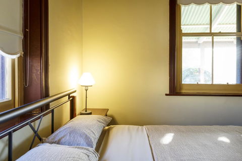 Fremantle Colonial Cottages - Accommodation Gladstone 2