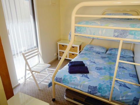 Scarborough & Absolutely Beachfront - Accommodation Gladstone 6