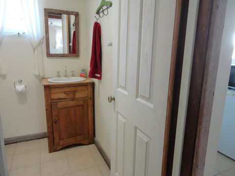 Di's Cabin In Dwellingup - Accommodation Gladstone 21