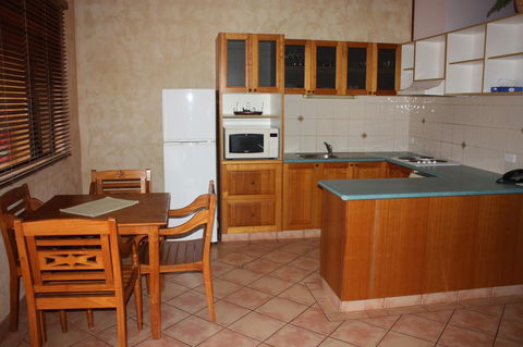 Apartments At Blue Seas Resort - Accommodation Gladstone 4