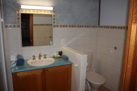 Apartments At Blue Seas Resort - Accommodation Gladstone 7