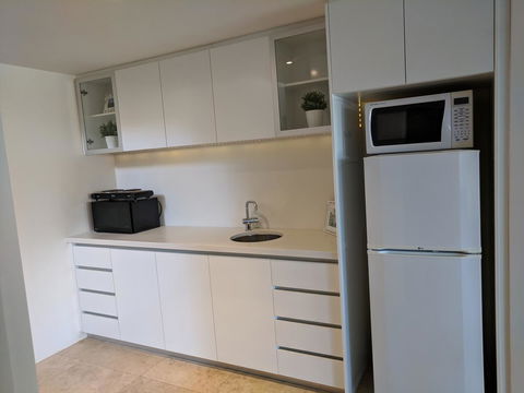 Riverside Retreat - Accommodation Gladstone 7