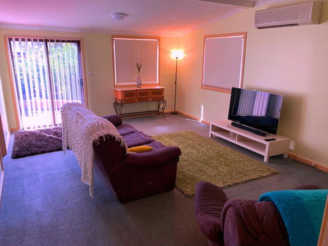 The Cottage That Could - Accommodation Gladstone 4