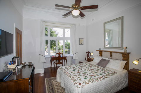 Danum House - Accommodation Gladstone 13