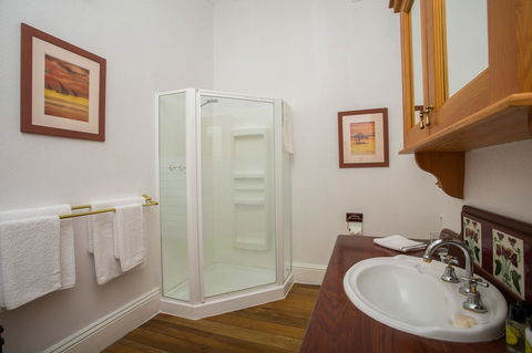 Danum House - Accommodation Gladstone 24
