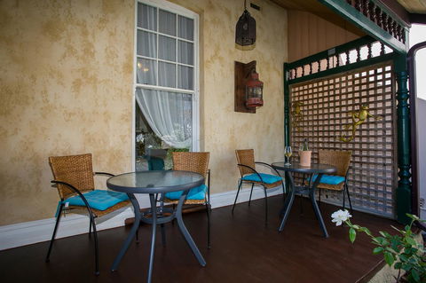 Danum House - Accommodation Gladstone 17