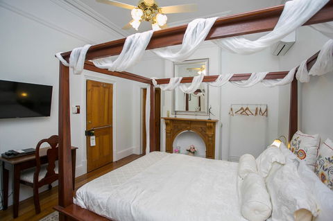 Danum House - Accommodation Gladstone 12