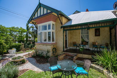 Danum House - Accommodation Gladstone 15