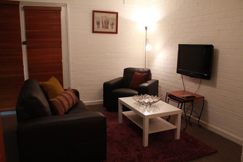 Mt Pleasant Apartment - Accommodation Gladstone 0