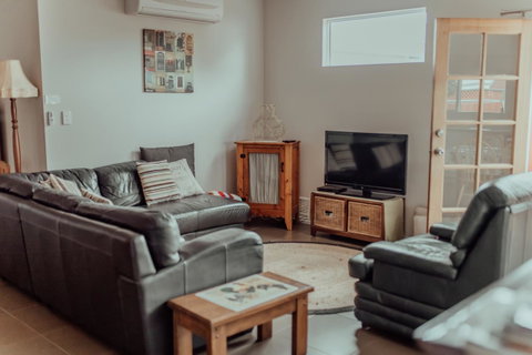 Bluebird Cottage - Accommodation Gladstone 18