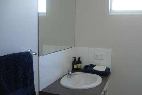 Bluebird Cottage - Accommodation Gladstone 22